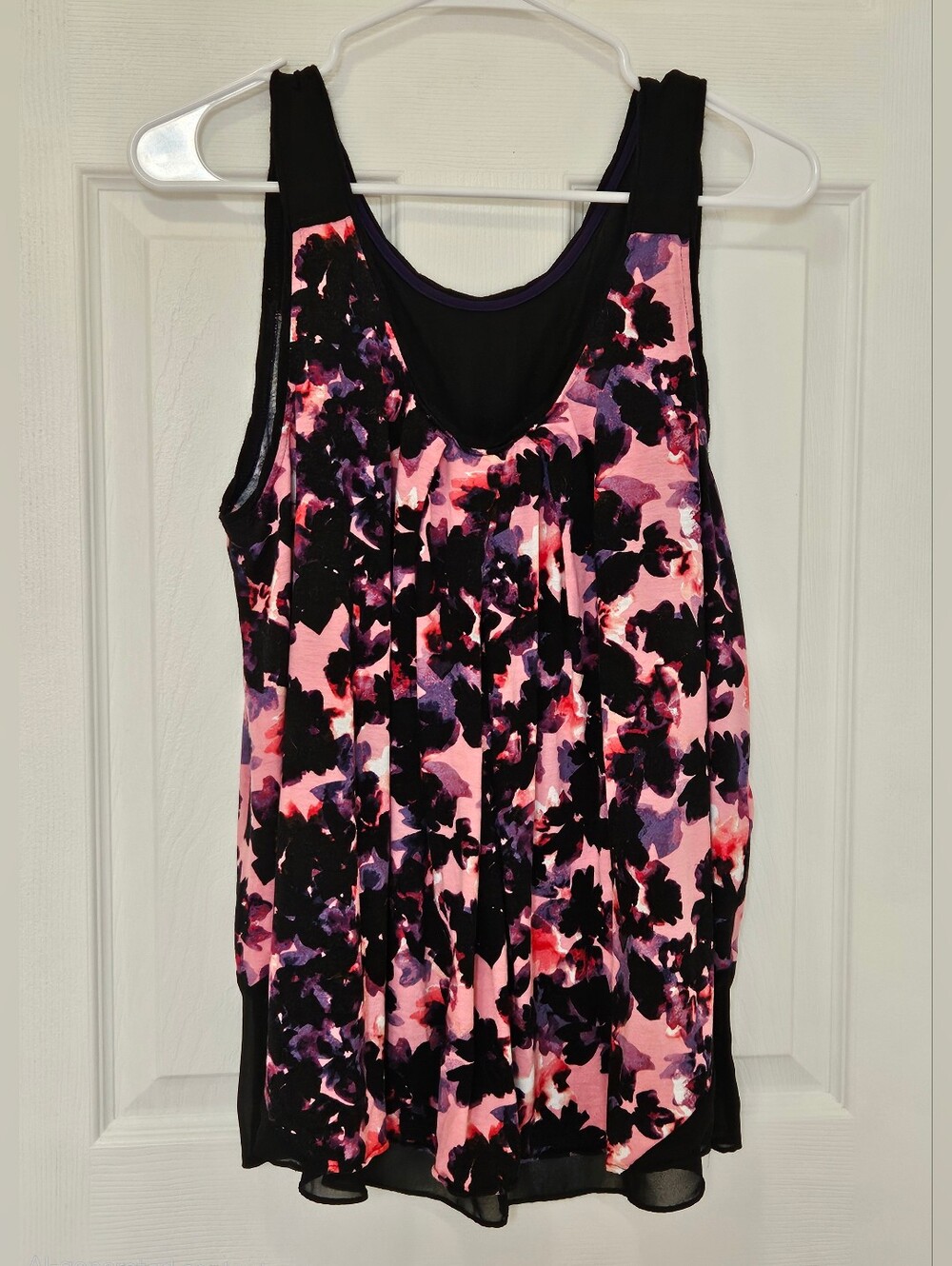 Simply Vera Vera Wang Pink and Black Floral Top
